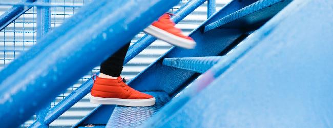 Abbildung: Treppenstufen steigen